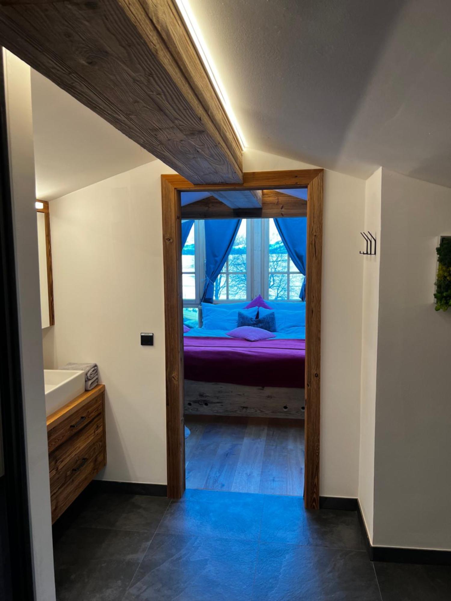 Lakeside Penthouse 16 *